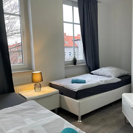 Hanseviertel - 2 Schlafzimmer - 4 Betten - Gratis Pkw Stellplatz - Smarttv Apartment *